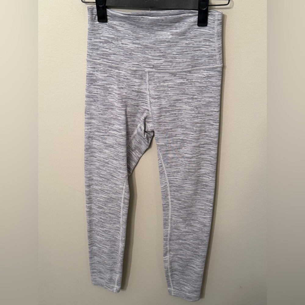 291. Lululemon Wunder Under HR Leggings 25” Inseam In Size 4